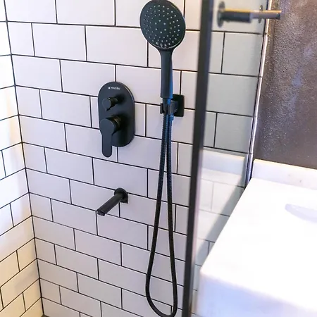 Zalihe Boutique North 3* ニコシア